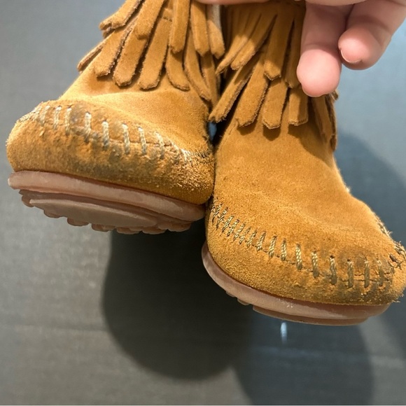 Minnetonka Double Fringe Brown Leather Native Boots SIZE 10 KIDS - Picture 3 of 7